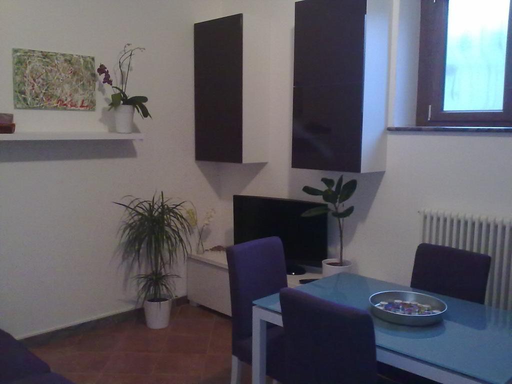 Affittacamere Valchiavenna - Foresteria Lombarda Con Parcheggio Privato Sul Posto! Apprezzata Gestione Familiare Dal 2012, Qualita-Prezzo Top! "Guest-House With Private Parking On Site! Appreciated Family Management Since 2012, Quality-Price Top!" Oda fotoğraf