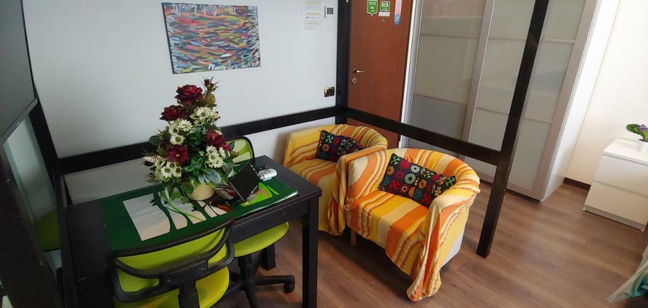 Affittacamere Valchiavenna - Foresteria Lombarda Con Parcheggio Privato Sul Posto! Apprezzata Gestione Familiare Dal 2012, Qualita-Prezzo Top! "Guest-House With Private Parking On Site! Appreciated Family Management Since 2012, Quality-Price Top!" Dış mekan fotoğraf