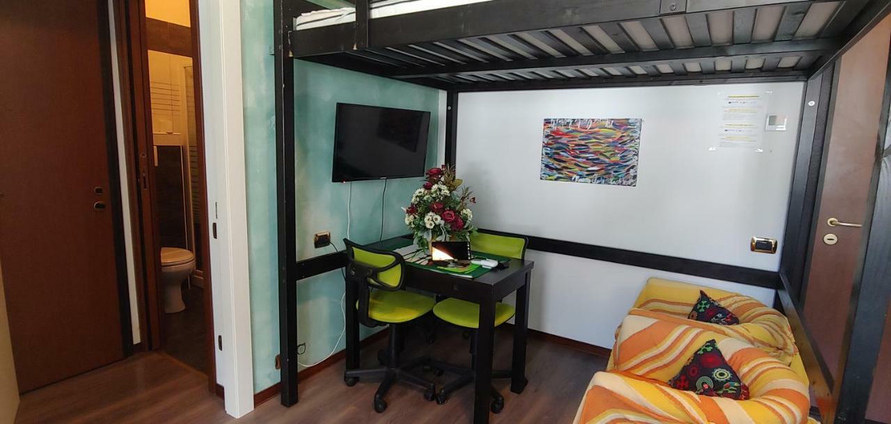 Affittacamere Valchiavenna - Foresteria Lombarda Con Parcheggio Privato Sul Posto! Apprezzata Gestione Familiare Dal 2012, Qualita-Prezzo Top! "Guest-House With Private Parking On Site! Appreciated Family Management Since 2012, Quality-Price Top!" Dış mekan fotoğraf