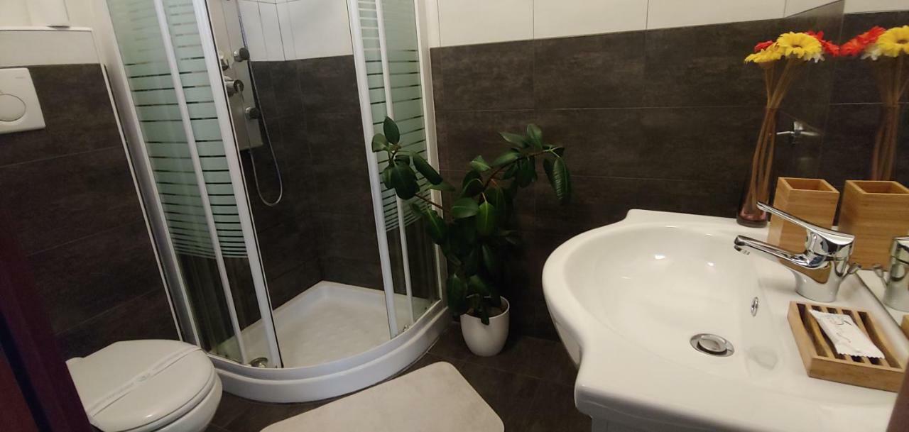 Affittacamere Valchiavenna - Foresteria Lombarda Con Parcheggio Privato Sul Posto! Apprezzata Gestione Familiare Dal 2012, Qualita-Prezzo Top! "Guest-House With Private Parking On Site! Appreciated Family Management Since 2012, Quality-Price Top!" Dış mekan fotoğraf